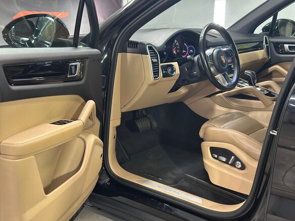 2018 Porsche Cayenne III, чёрный, 5950000 рублей - вид 16