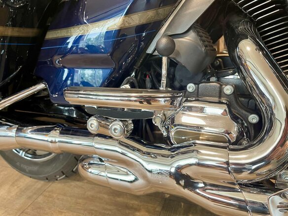 2018 Harley-Davidson CVO Limited, синий, 3500000 рублей - вид 17