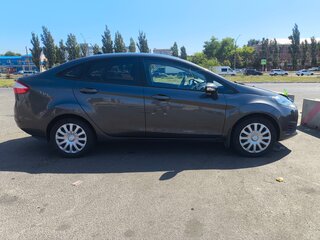 2016 Ford Fiesta Mk6 Рестайлинг, серый, 990000 рублей, вид 5