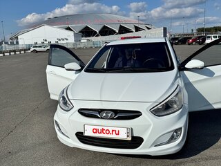 2013 Hyundai Solaris I, белый, 850000 рублей, вид 1