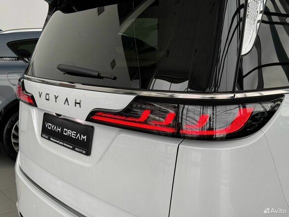 2023 Voyah Dream I, белый - вид 20