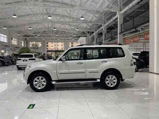 2022 Mitsubishi Pajero IV Рестайлинг 2, белый, 8107460 рублей, вид 5