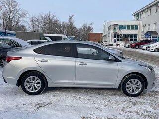 2017 Hyundai Solaris II, серебристый, 1210000 рублей, вид 4