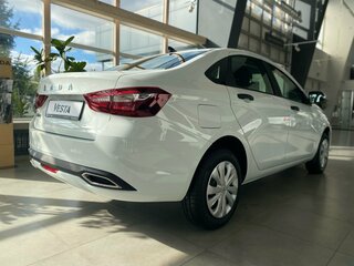 2025 Lada (ВАЗ) Vesta I Рестайлинг (NG), белый, 1654000 рублей, вид 5