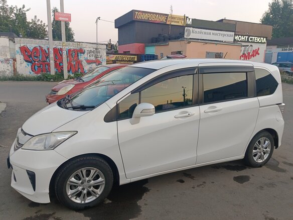 2014 Honda Freed I Рестайлинг 2, белый, 970000 рублей - вид 7