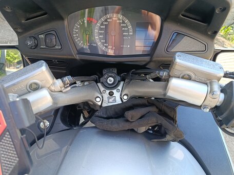 2005 Honda ST 1300, серебристый, 550000 рублей, вид 2