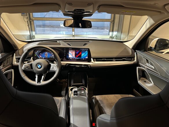 2025 BMW X1 Long 25Li xDrive III (U11/U12), белый, 5799000 рублей - вид 10