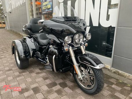 2024 Harley-Davidson Tri Glide, чёрный, 5450000 рублей, вид 2