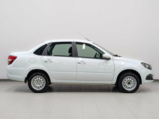 2026 Lada (ВАЗ) Granta I Рестайлинг, белый, 815000 рублей, вид 4