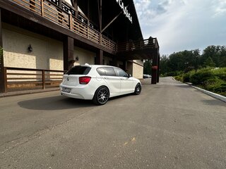 2012 BMW 1 серии 120d II (F20/F21), белый, 1490000 рублей, вид 2