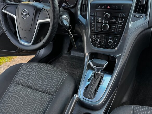 2012 Opel Astra J Рестайлинг, серый, 800000 рублей - вид 5