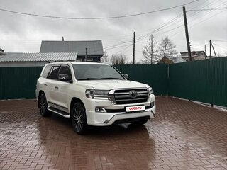 2019 Toyota Land Cruiser 200 Series Рестайлинг 2, белый, 7000000 рублей, вид 2