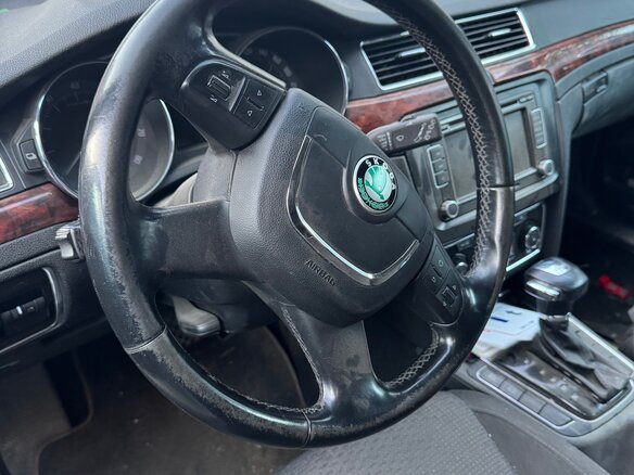 2010 Skoda Superb II, белый, 550000 рублей - вид 4