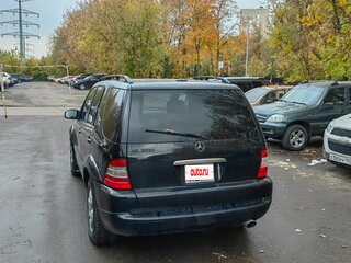 2002 Mercedes-Benz M-Класс 500 I (W163) Рестайлинг, чёрный, 550000 рублей, вид 3