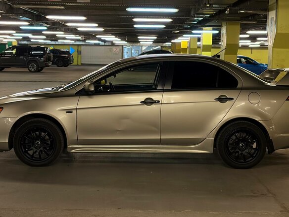 2008 Mitsubishi Lancer X, бежевый, 800000 рублей - вид 2