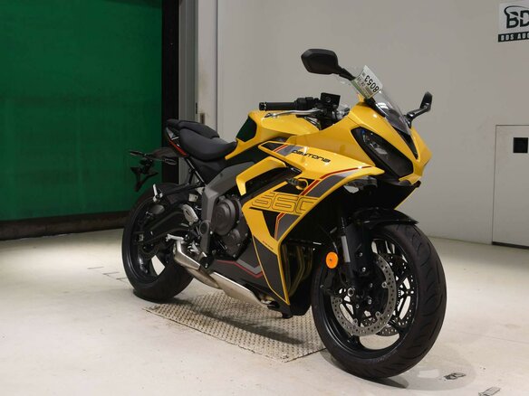 2026 Triumph Daytona 660, жёлтый, 1197000 рублей - вид 2