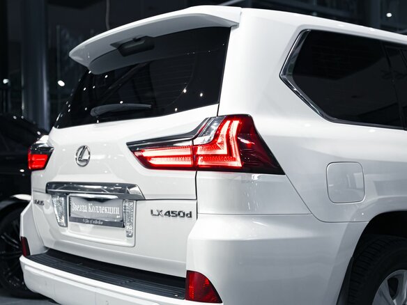 2016 Lexus LX 450d III Рестайлинг 2, белый, 6950000 рублей - вид 4