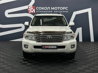 2013 Toyota Land Cruiser 200 Series Рестайлинг 1, белый, 3920000 рублей, вид 2