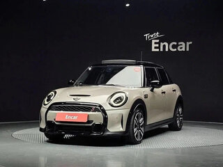 2022 Mini Hatch Cooper III (F55/F56) Рестайлинг 2, бежевый, 1560000 рублей, вид 2
