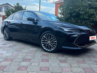 2022 Toyota Avalon V, чёрный, 4030000 рублей, вид 2