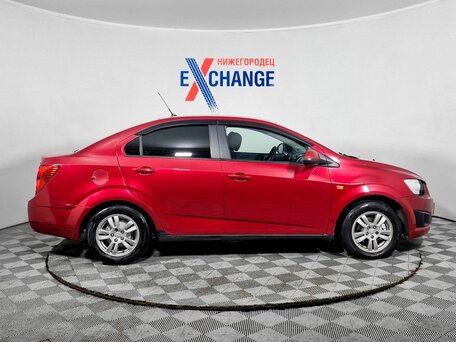 2013 Chevrolet Aveo II, красный, 449000 рублей, вид 4