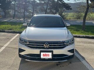 2021 Volkswagen Tiguan II Рестайлинг, белый, 2400000 рублей, вид 2