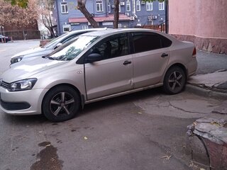 2011 Volkswagen Polo V, золотистый, 660000 рублей, вид 4