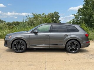 2025 Audi Q7 55 TFSI II (4M) Рестайлинг 2, чёрный, 12385509 рублей, вид 4