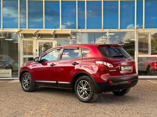 2011 Nissan Qashqai I Рестайлинг, красный, 1030000 рублей, вид 4