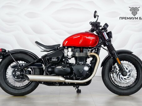 2023 Triumph Bonneville Bobber, красный, 1599000 рублей, вид 1