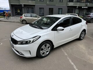 2019 Kia Cerato III Рестайлинг (Classic), белый, 1200000 рублей, вид 1