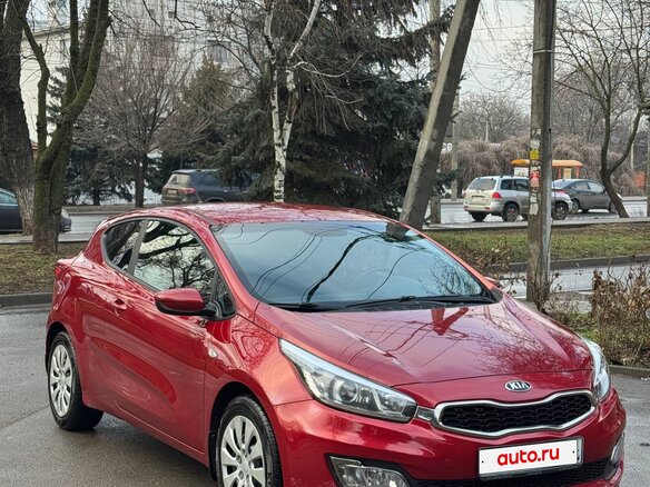 2013 Kia Ceed II, красный, 890000 рублей - вид 2