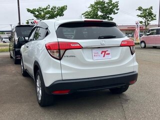 2020 Honda Vezel I Рестайлинг, белый, 1370000 рублей, вид 3