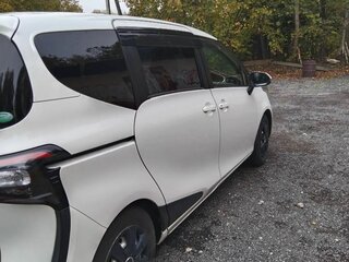 2017 Toyota Sienta II, белый, 1380000 рублей, вид 3