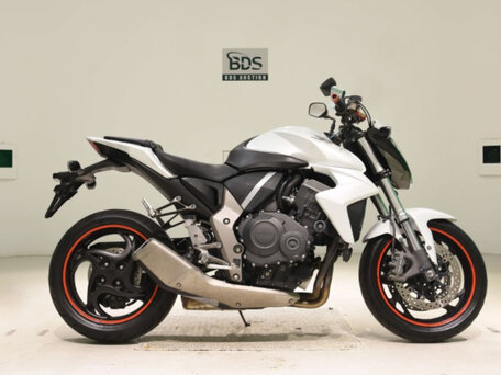 2011 Honda CB 1000R, белый, 510000 рублей, вид 4