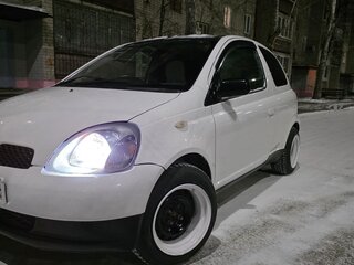 2001 Toyota Vitz I (P10), белый, 454545 рублей, вид 3