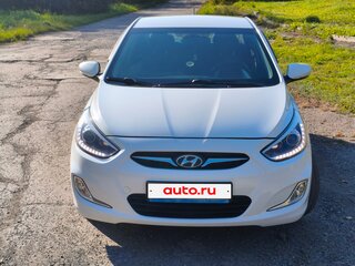 2013 Hyundai Solaris I, белый, 840000 рублей, вид 3