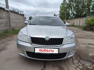 2011 Skoda Octavia II (A5) Рестайлинг, серебристый, 750000 рублей, вид 3