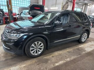 2021 Volkswagen Tiguan II Рестайлинг, чёрный, 2850000 рублей, вид 4