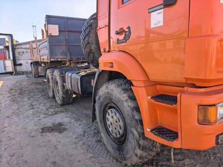 2017 КамАЗ 43118, оранжевый, 3000000 рублей, вид 3