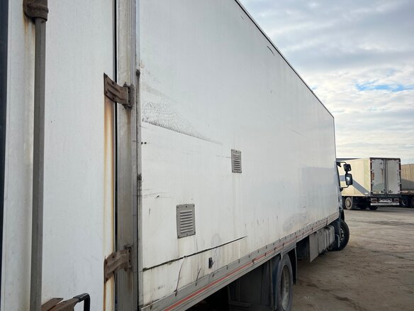 2003 Renault Premium, белый, 1100000 рублей - вид 2