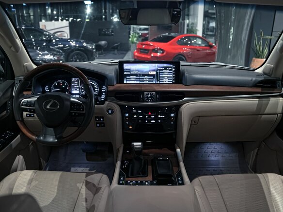 2016 Lexus LX 450d III Рестайлинг 2, белый, 6950000 рублей - вид 8