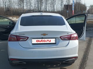 2021 Chevrolet Malibu IX Рестайлинг, белый, 3000000 рублей, вид 3