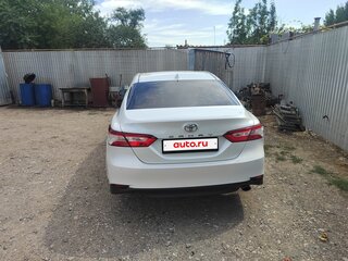 2019 Toyota Camry VIII (XV70), белый, 3450000 рублей, вид 3
