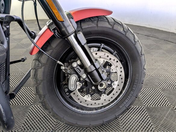 2019 Harley-Davidson Fat Bob, красный, 1449000 рублей - вид 14