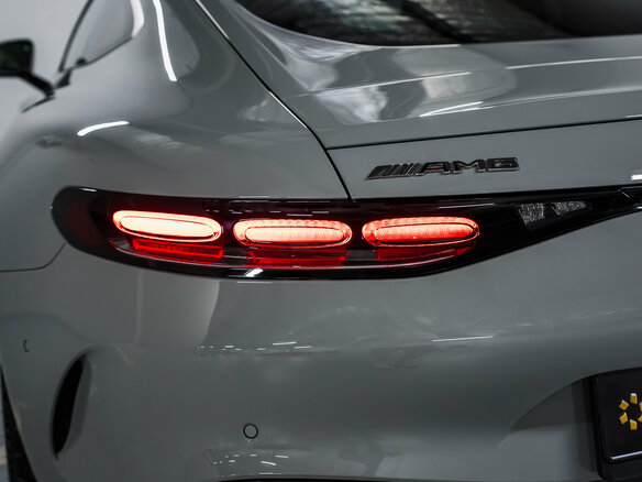 2026 Mercedes-Benz AMG GT 63 S E Performance II, серый, 27900000 рублей - вид 18