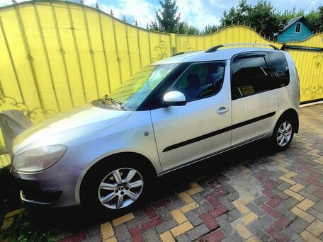 2012 Skoda Roomster I Рестайлинг, серебристый, 470000 рублей, вид 1