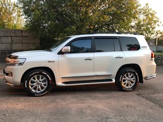 2015 Toyota Land Cruiser 200 Series Рестайлинг 2, белый, 6200000 рублей, вид 3