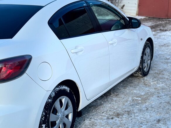 2011 Mazda 3 II (BL) Рестайлинг, белый, 900000 рублей - вид 2