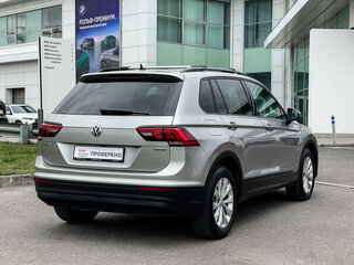 2020 Volkswagen Tiguan II, серый, 1997000 рублей, вид 5